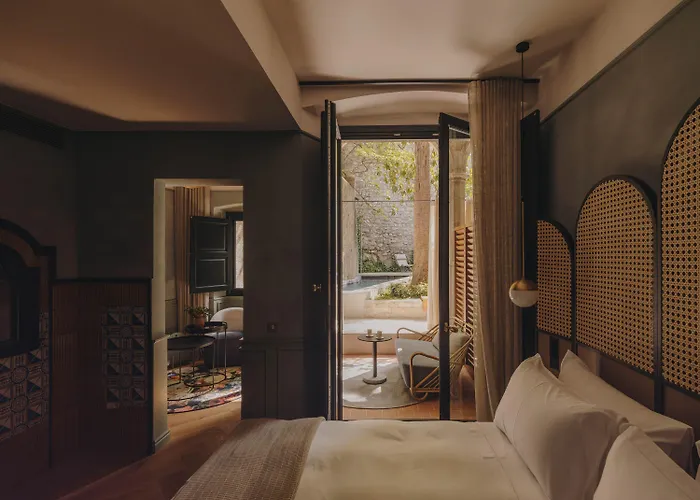 Palau Fugit Hotel 4*