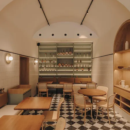 Palau Fugit Hotel