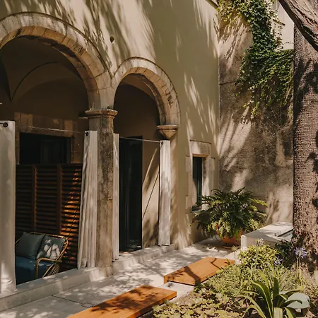 Palau Fugit Hotel 4*