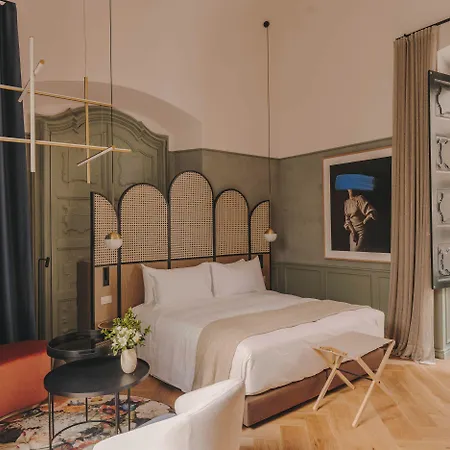 Palau Fugit Hotel